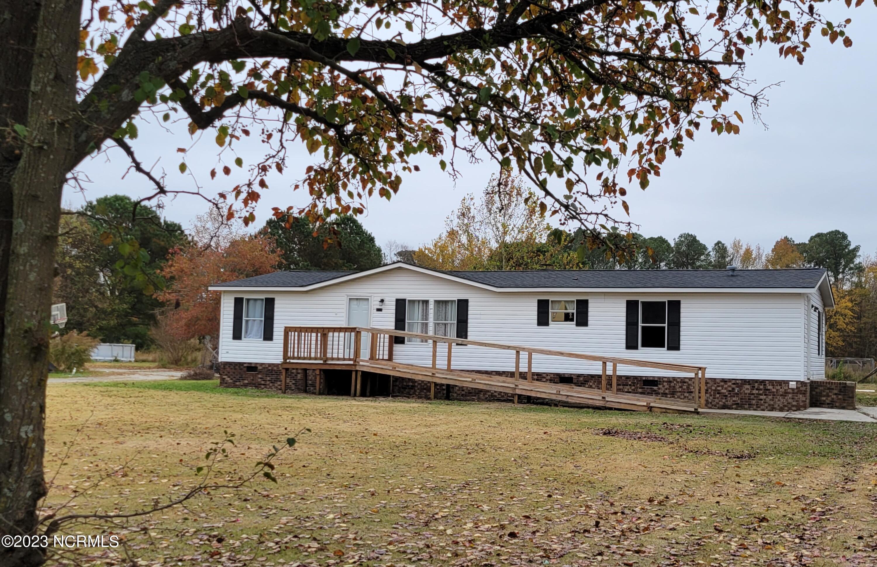 4606 Dixon Road Grimesland, NC 27837 - Photo 2 of 18 20231110_144416