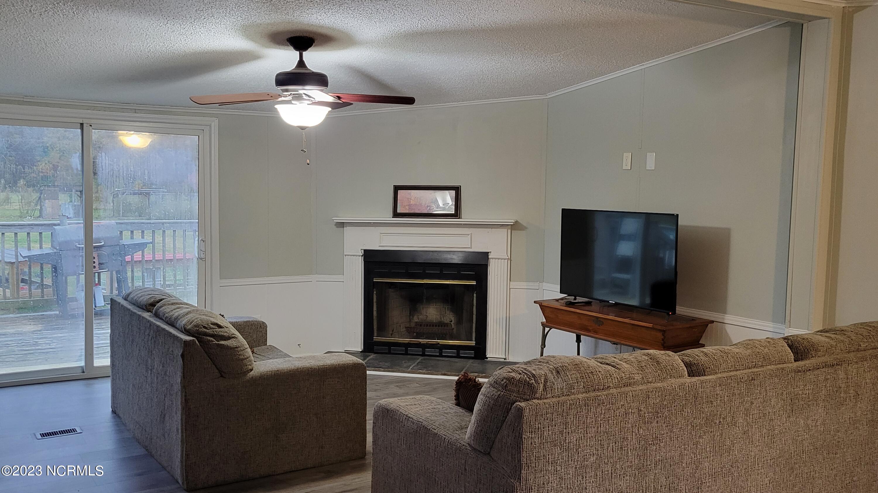 4606 Dixon Road Grimesland, NC 27837 - Photo 3 of 18 20231110_161232