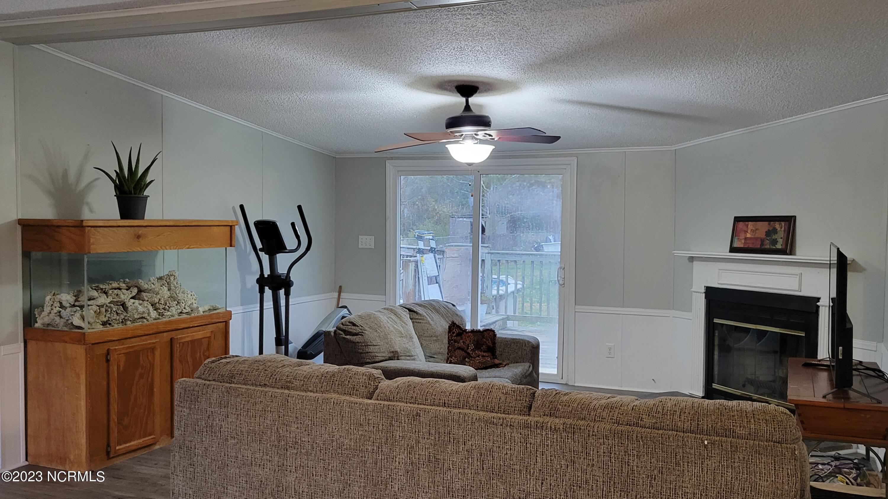 4606 Dixon Road Grimesland, NC 27837 - Photo 4 of 18 20231110_161301