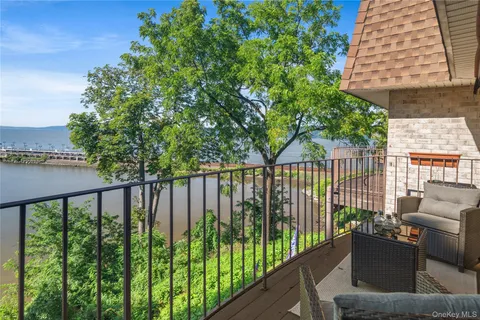 $565,000 | 215 Kemeys Cove, Unit 215, Briarcliff Manor, NY 10510