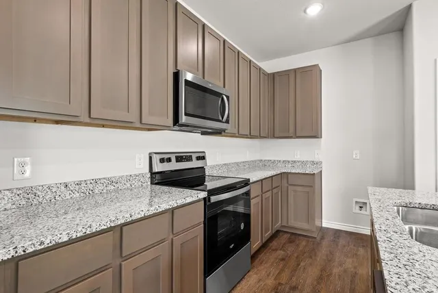 $2,299 | 9936 Dynamics Drive, Fort Worth, TX 76131