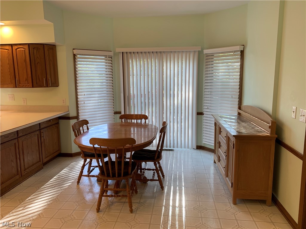 452 Longspur Road Highland Heights, OH 44143 - Photo 4 of 29