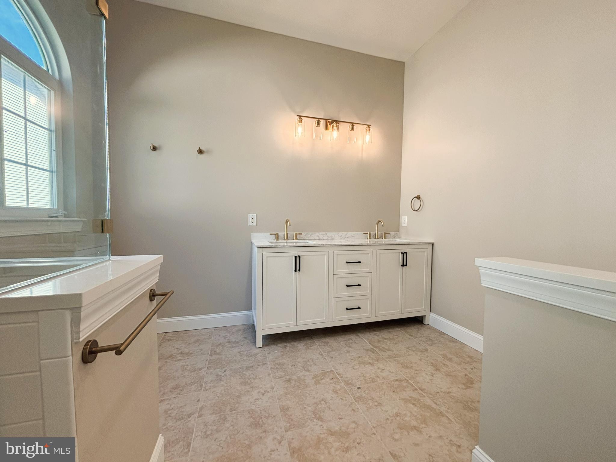 49 Sedona Boulevard Hamilton, NJ 08691 - Photo 29 of 54 Main Bath