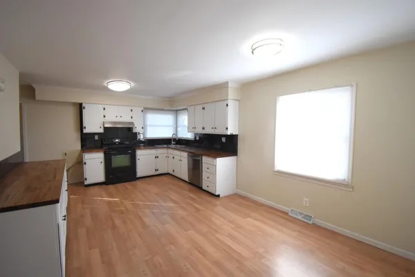 $229,900 | 360 East Arnotts Drive, Rensselaer, IN 47978