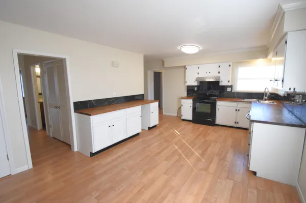 $229,900 | 360 East Arnotts Drive, Rensselaer, IN 47978