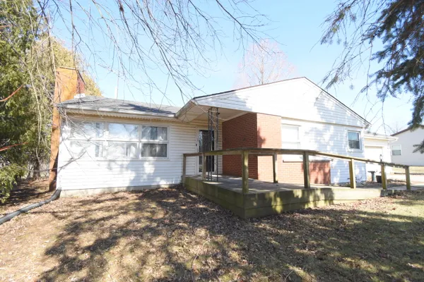 $229,900 | 360 East Arnotts Drive, Rensselaer, IN 47978