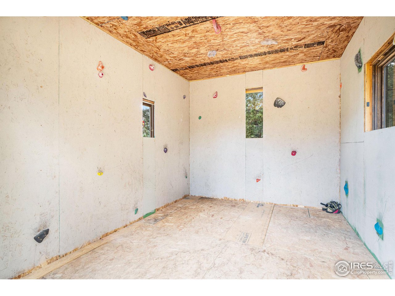 50 Pine Drive Lyons, CO 80540 - Photo 23 of 39 a view of a entryway