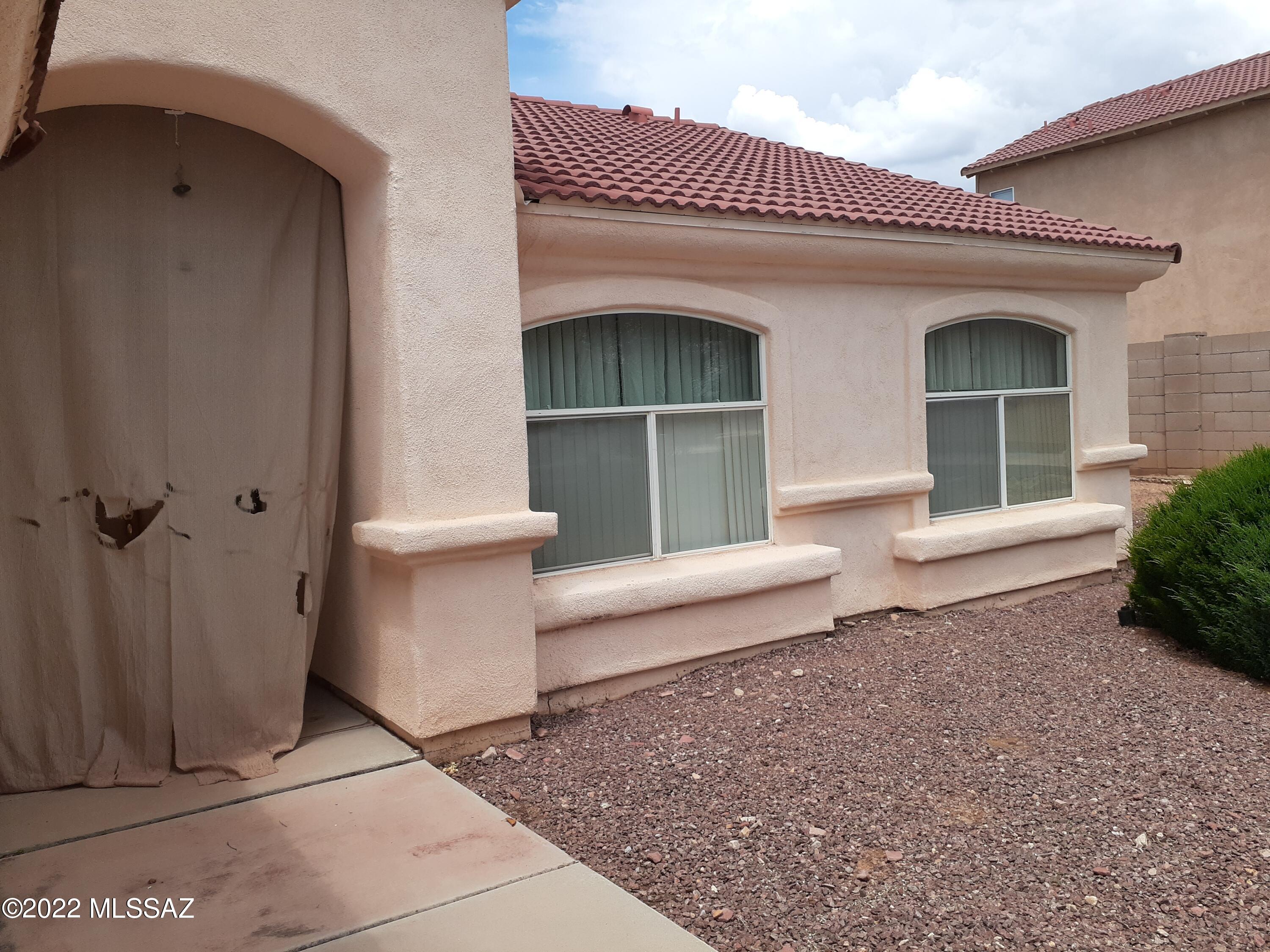 872 Damon Court Rio Rico, AZ 85648 - Photo 3 of 46