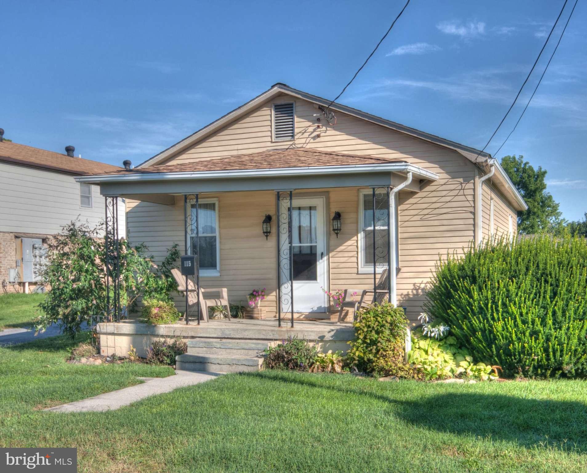 115 East 6th Avenue Ranson, WV 25438 - Photo 4 of 15 Quaint Front Porch
