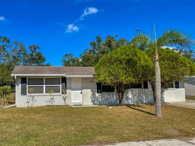 $1,995 | 5001 Bell Meade Drive, Sarasota, FL 34232
