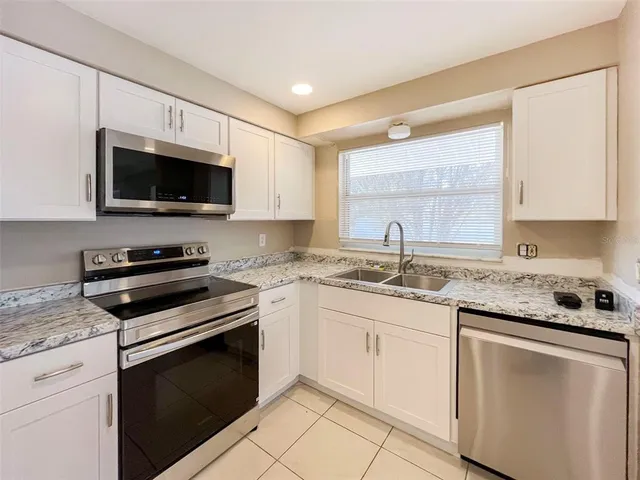 $1,995 | 5001 Bell Meade Drive, Sarasota, FL 34232