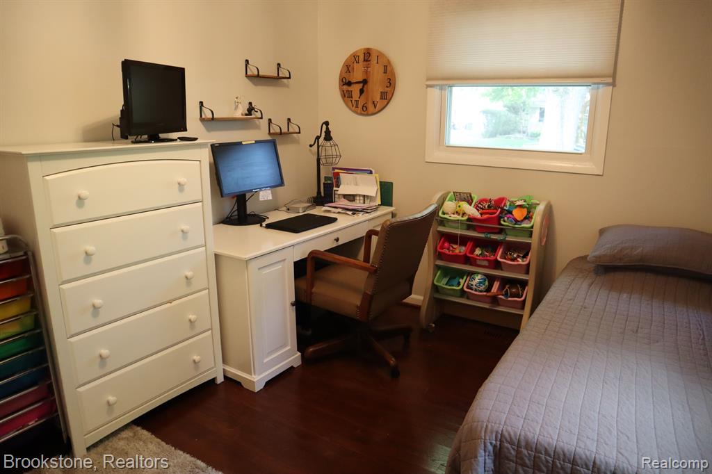 47241 Roland Street Utica, MI 48317 - Photo 25 of 28 Gallery Image 25