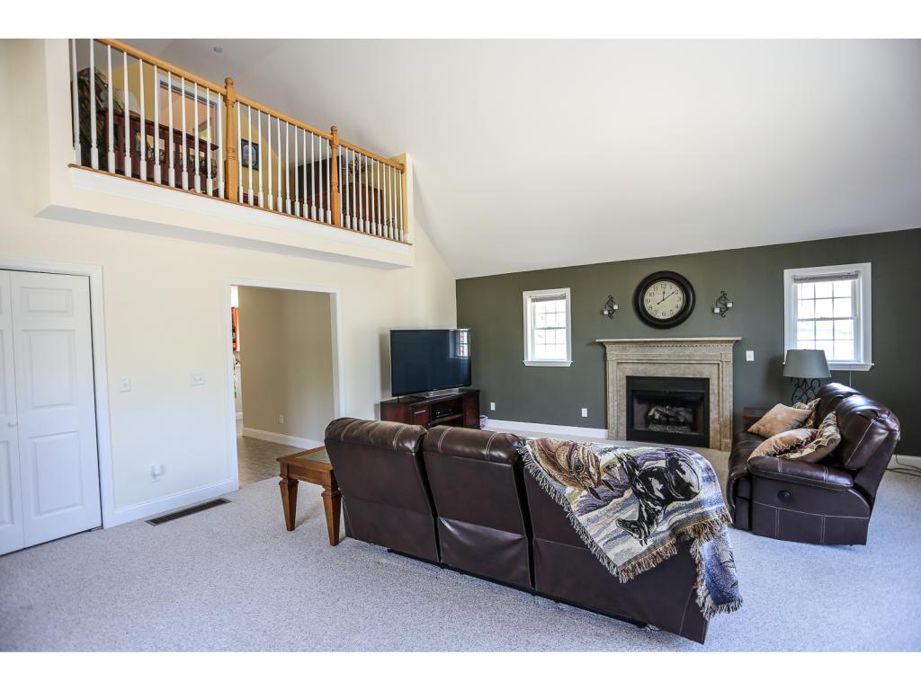 51 Gulf Road Derry, NH 03038 - Photo 12 of 36