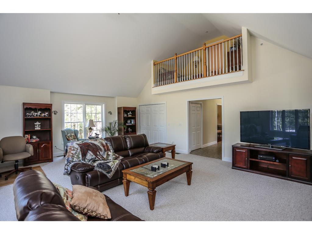 51 Gulf Road Derry, NH 03038 - Photo 13 of 36