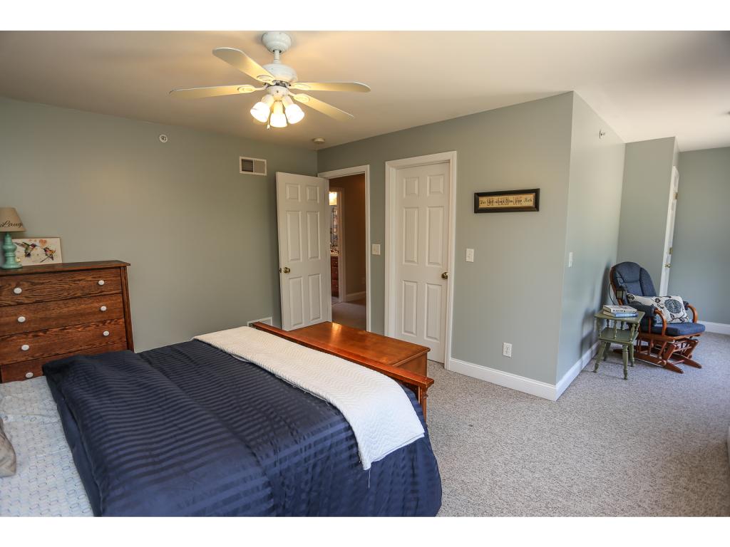 51 Gulf Road Derry, NH 03038 - Photo 20 of 36