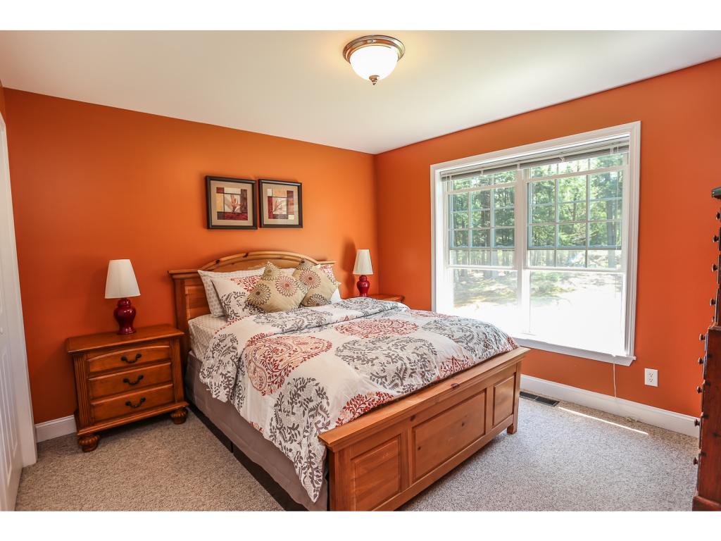 51 Gulf Road Derry, NH 03038 - Photo 22 of 36