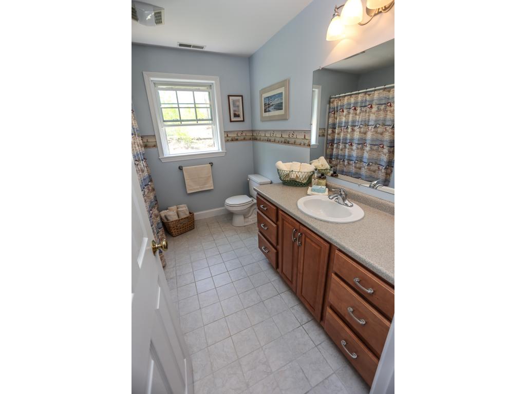 51 Gulf Road Derry, NH 03038 - Photo 23 of 36
