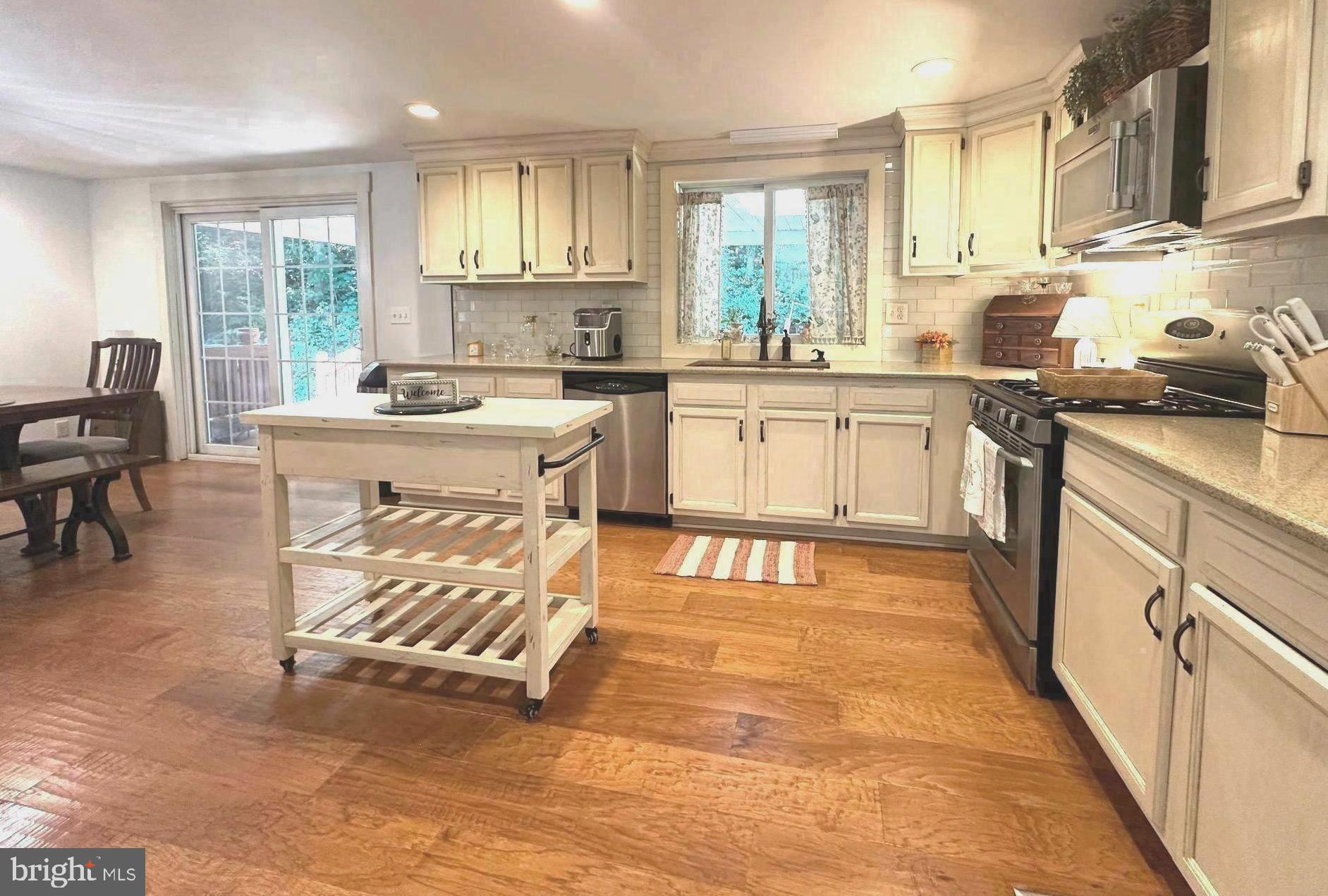 7426 Spring Road Seven Valleys, PA 17360 - Photo 6 of 33 Gallery Image 6