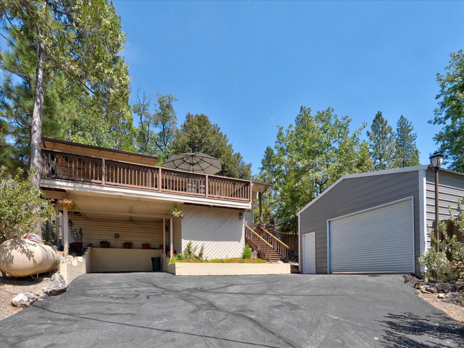 53746 Acorn Road Bass Lake, CA 93604 - Photo 5 of 39 Gallery Image 5