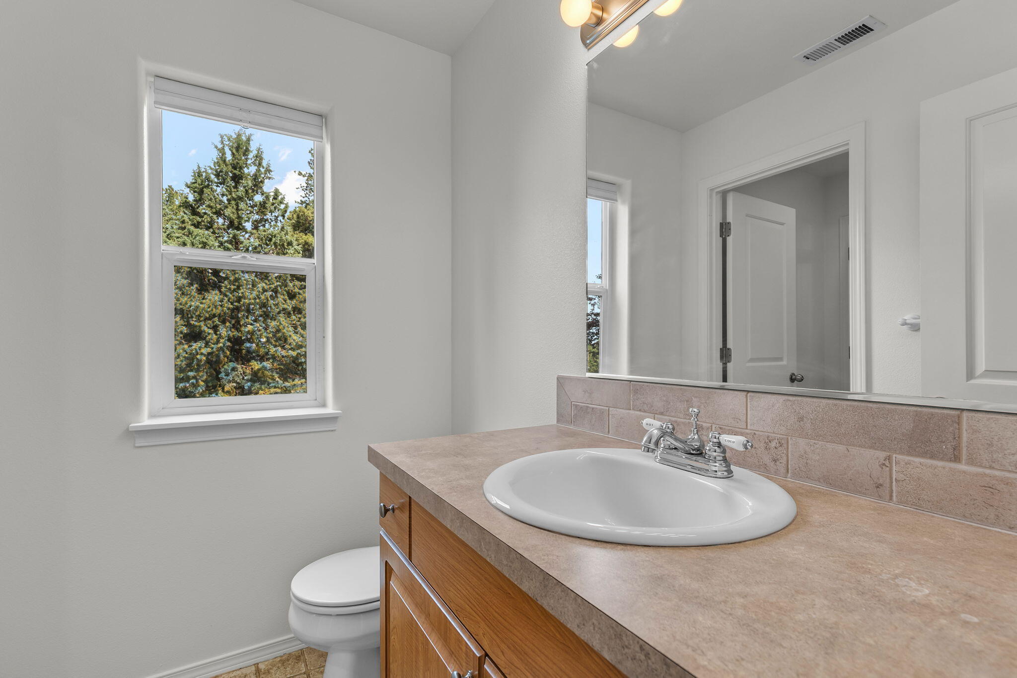 1284 Southwest Mill Pond Place Bend, OR 97702 - Photo 23 of 28 2026_04_13_1284_sw_mill_pond_place-21