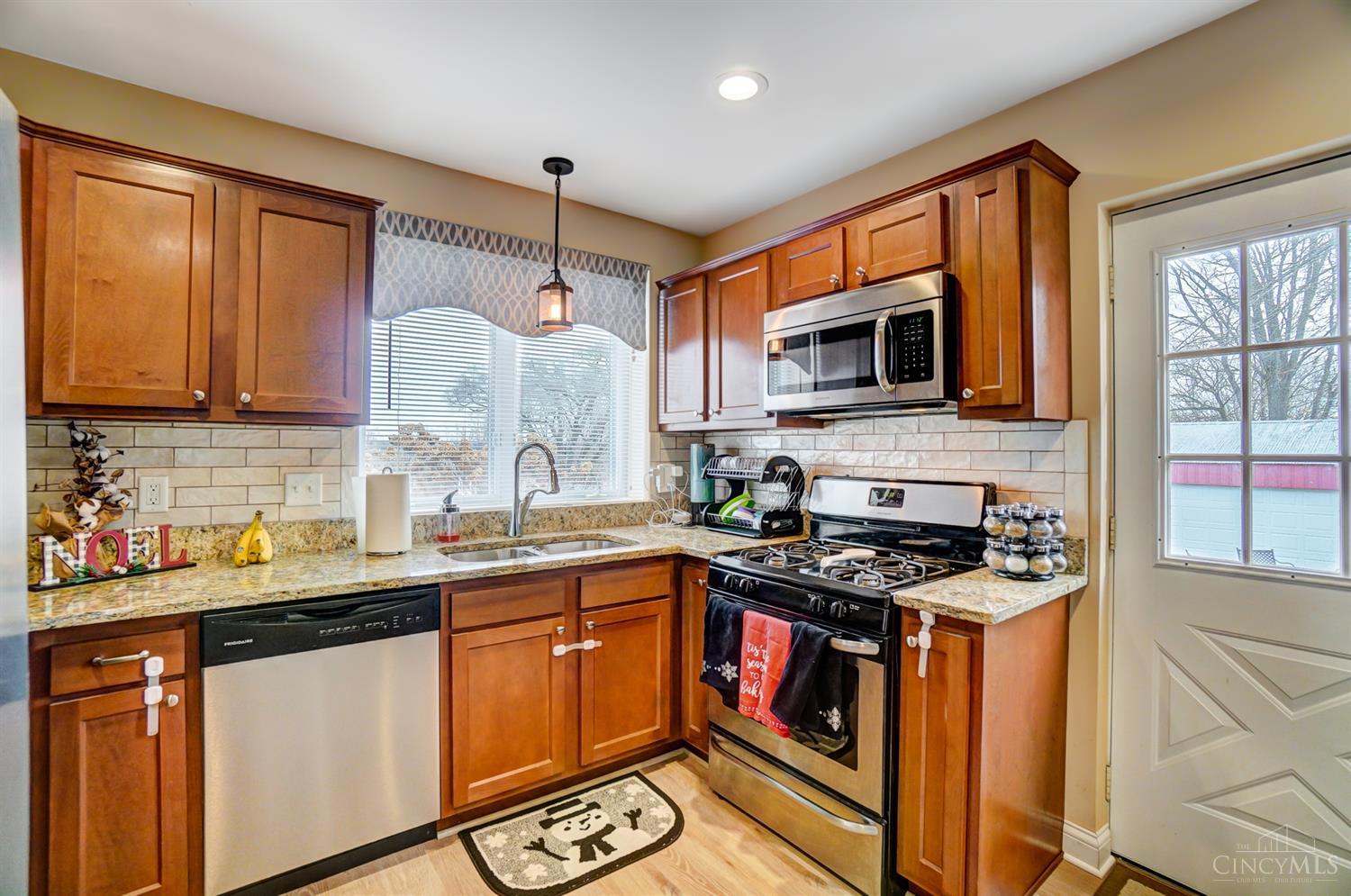 5286 Belclare Road Cincinnati, OH 45247 - Photo 11 of 38 Gallery Image 11