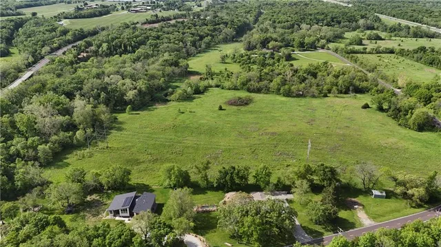 $2,000,000 | 17200 Metcalf Place, Overland Park, KS 66085