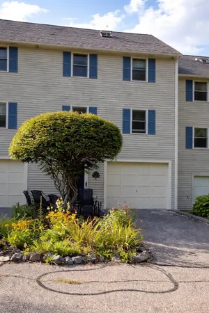 $2,600 | 51 Fords Landing Drive, Dover, NH 03820