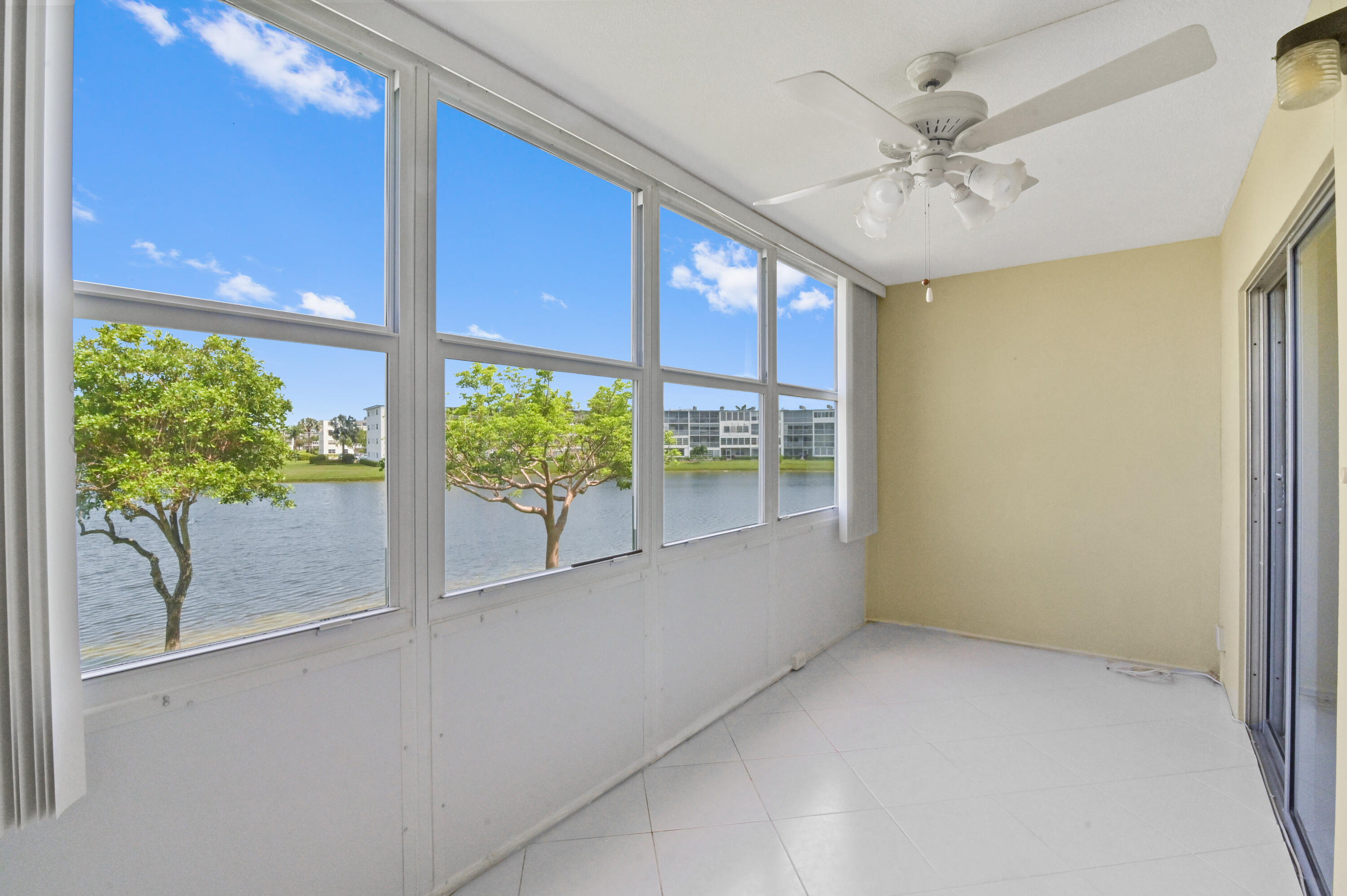 2022 Rexford B Boca Raton, FL 33434 - Photo 23 of 55 20 Florida room 01