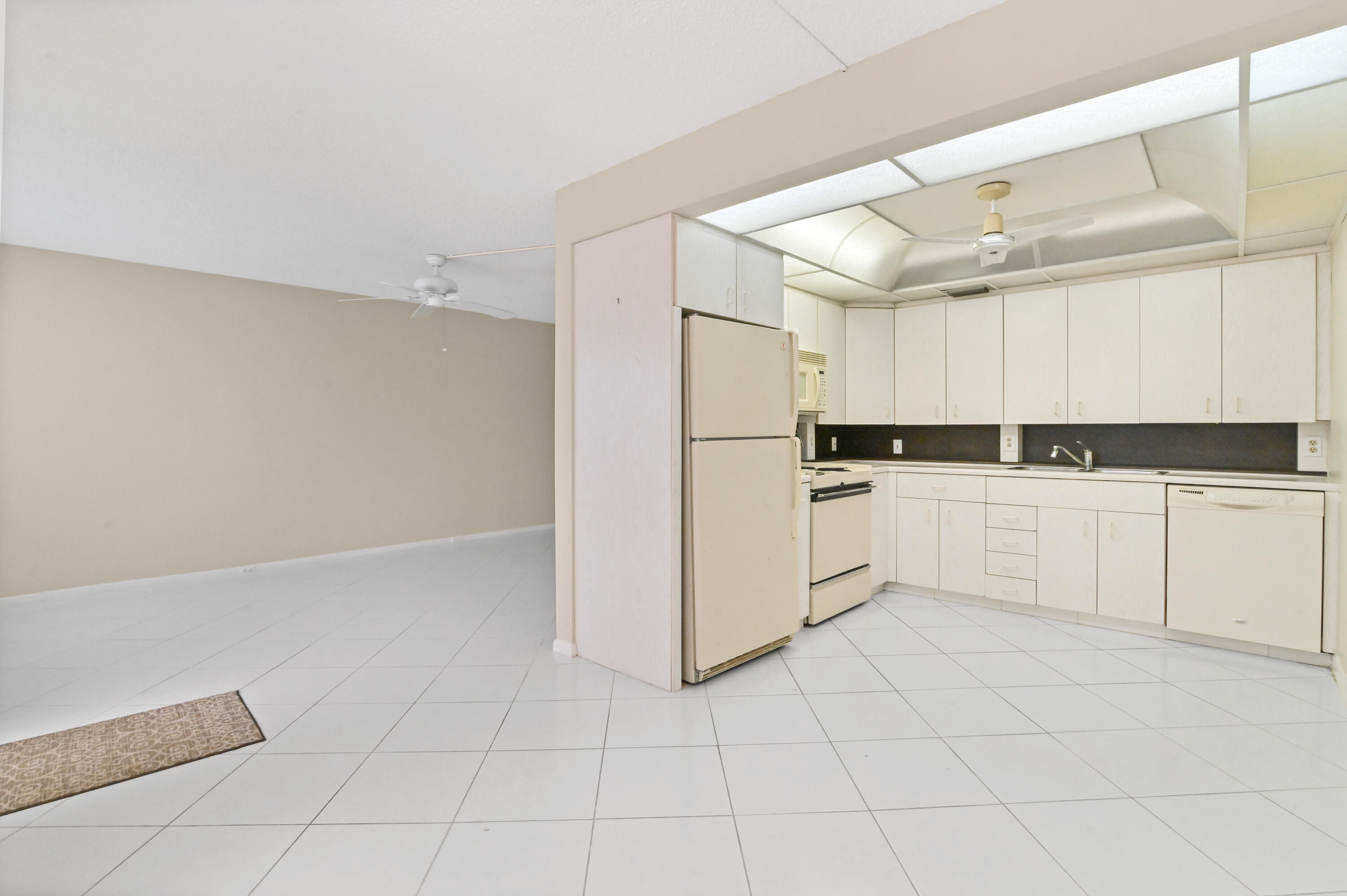 2022 Rexford B Boca Raton, FL 33434 - Photo 10 of 55 08 Kitchen 01