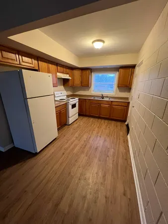 $1,375 | 2904 Elizabeth Avenue, Unit 2S, Zion, IL 60099