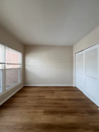 $1,375 | 2904 Elizabeth Avenue, Unit 2S, Zion, IL 60099