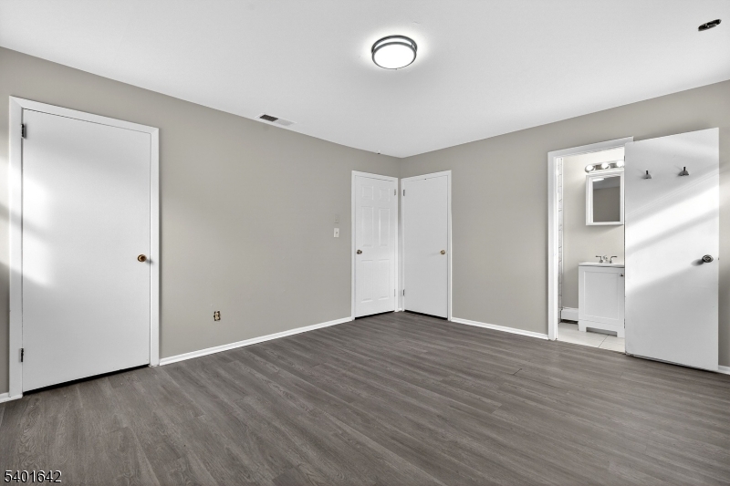 569 Scotland Road Union, NJ 07083 - Photo 13 of 38