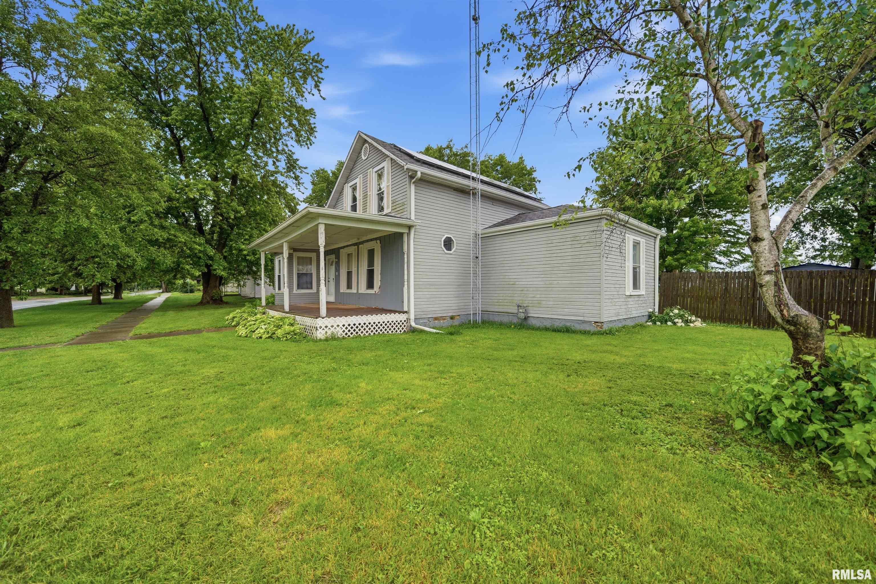 806 West 4th Street Delavan, IL 61734 - Photo 3 of 35