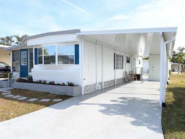 $137,000 | 215 Willow Oak Lane, Sarasota, FL 34237