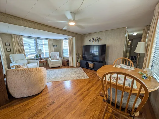 $137,000 | 215 Willow Oak Lane, Sarasota, FL 34237