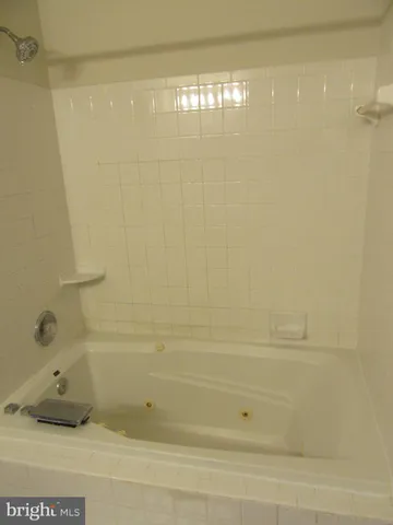 $2,000 | 11006 Koman Circle, Unit 104, Manassas, VA 20109