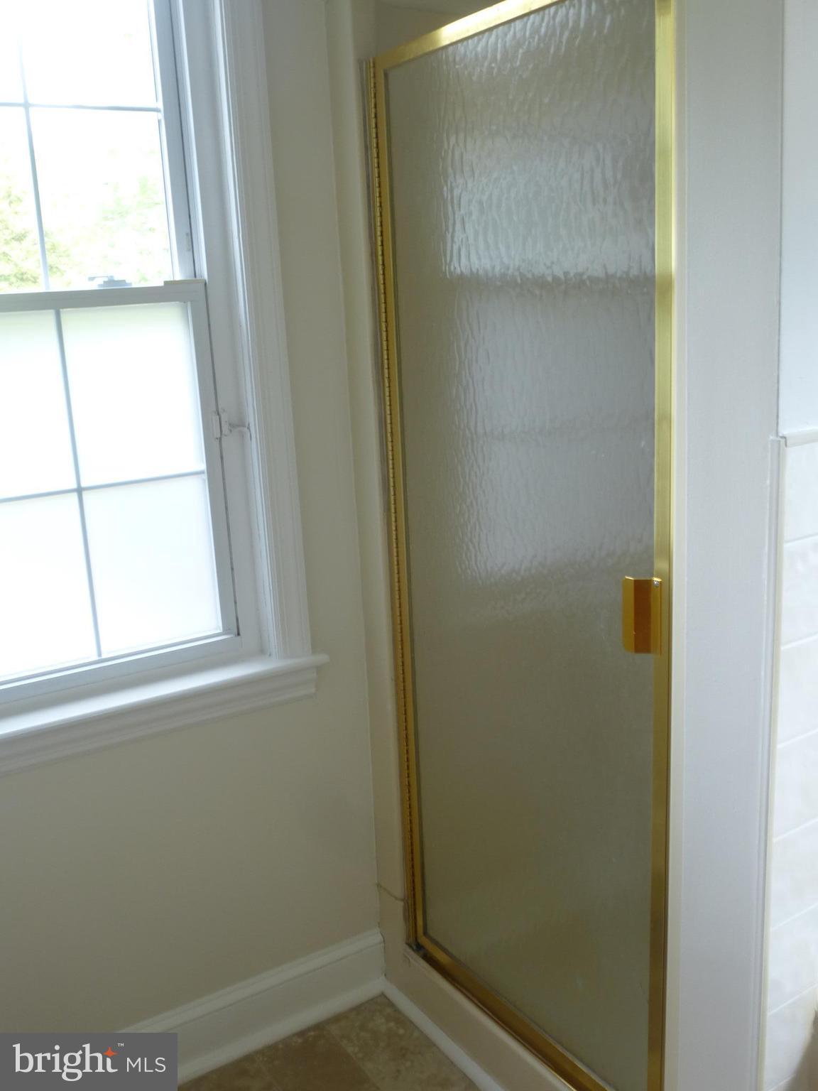 206 Charles Road Linthicum, MD 21090 - Photo 20 of 30 SEPARATE SHOWER TOO!!