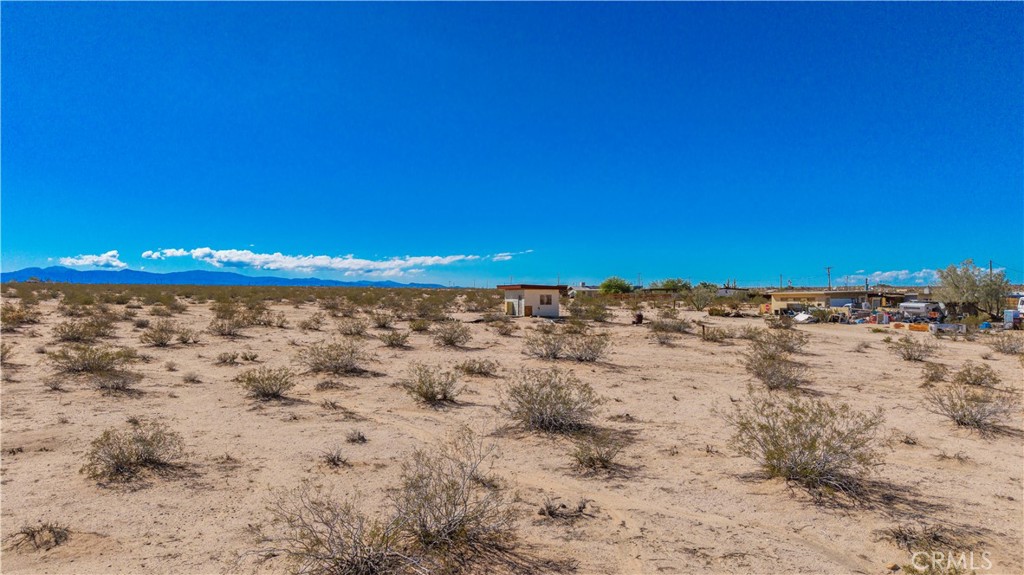 77 Copper Moon Lane Joshua Tree, CA 92252 - Photo 14 of 24 a view of a hard wood floor