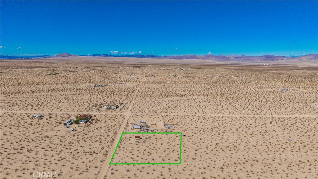77 Copper Moon Lane Joshua Tree, CA 92252 - Photo 22 of 24 a view of wooden floor