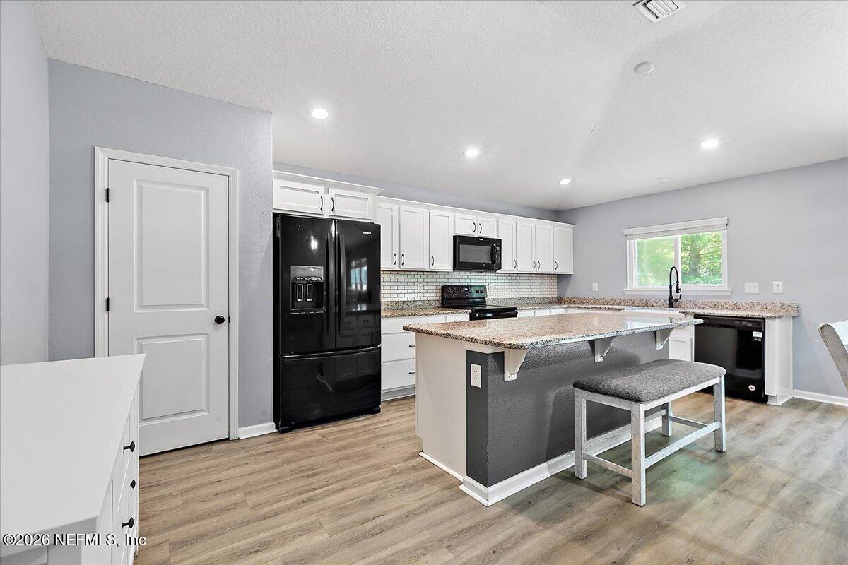 231 Rittburn Lane St. Johns, FL 32259 - Photo 5 of 18 05-Kitchen