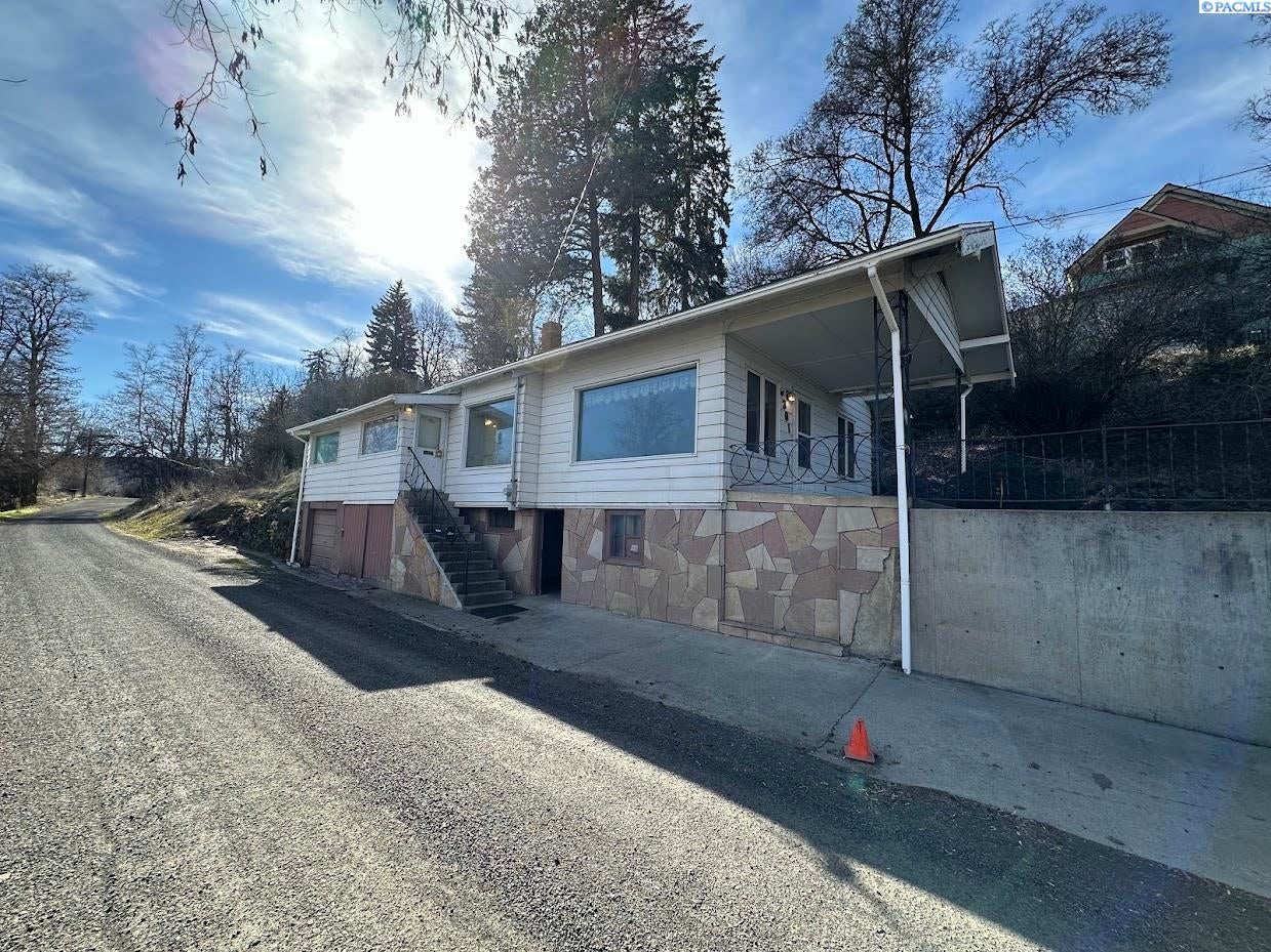301 West Spring Street Colfax, WA 99111 - Photo 2 of 33 Gallery Image 2