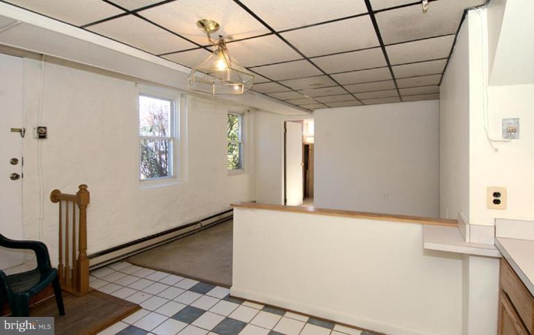 6210 Frederick Road Catonsville, MD 21228 - Photo 22 of 26 Apartment Living Room