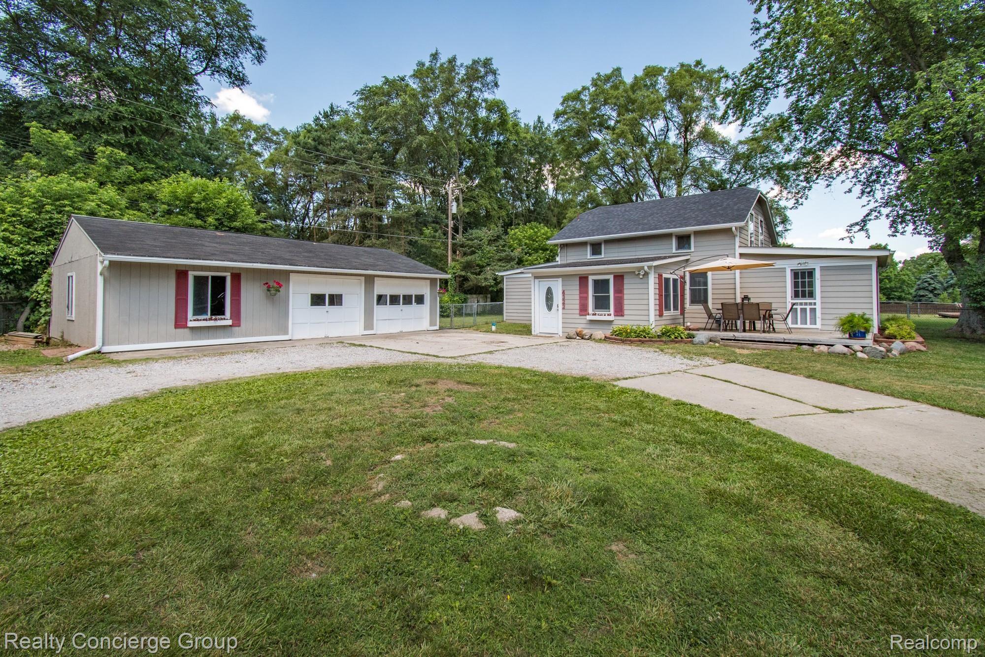4322 Pleasant Valley Road Brighton, MI 48114 - Photo 1 of 29 Pleasant Valley-2.jpg