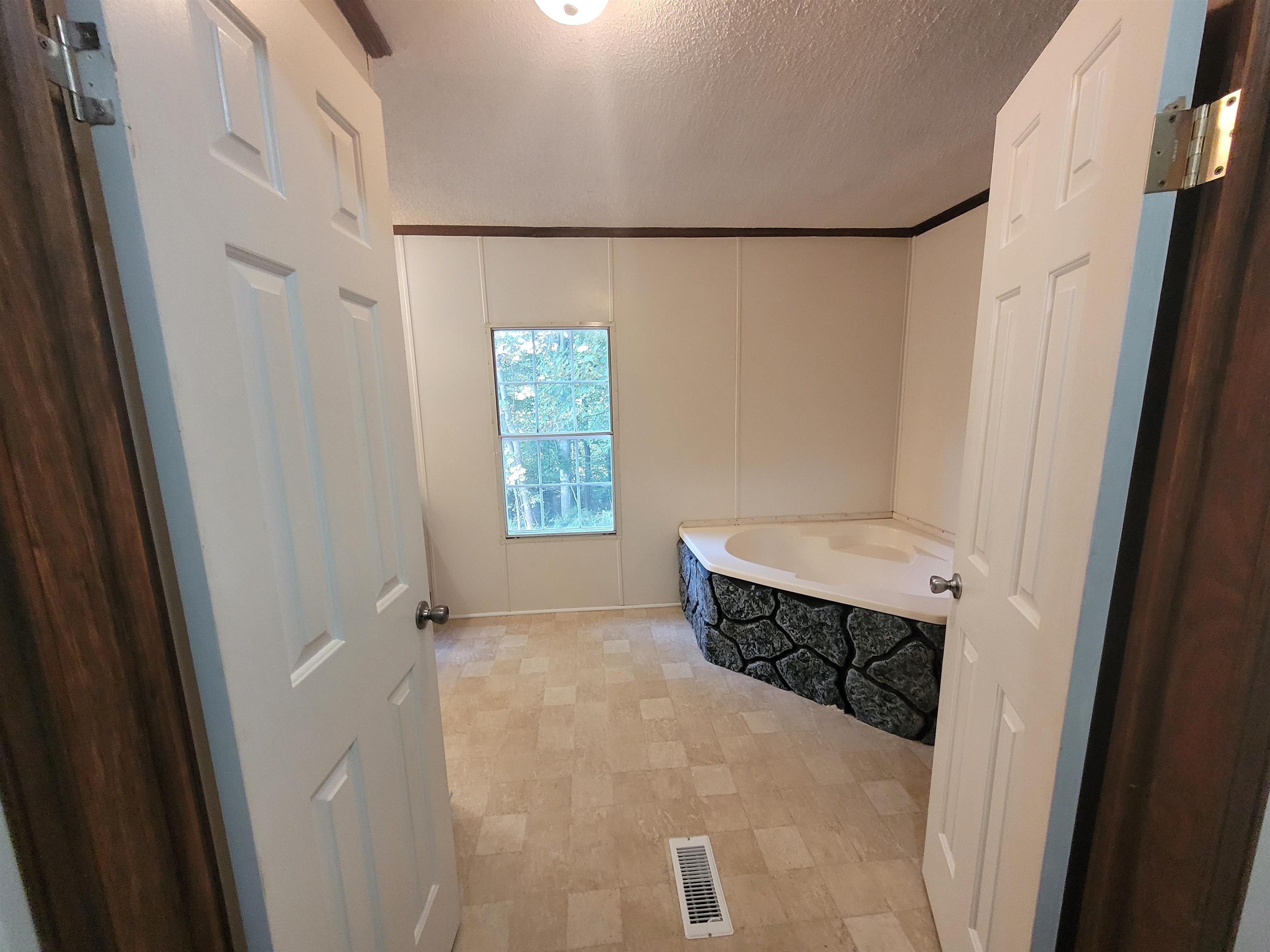 122 Hughey Lake Road Blacksburg, SC 29702 - Photo 15 of 22 Gallery Image 15