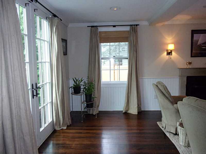 4 Wildflower Road Barrington, RI 02806 - Photo 13 of 25 Living Room.