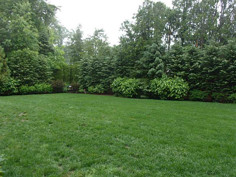 4 Wildflower Road Barrington, RI 02806 - Photo 3 of 25 Yard/Garden. Fenced with sprinklers