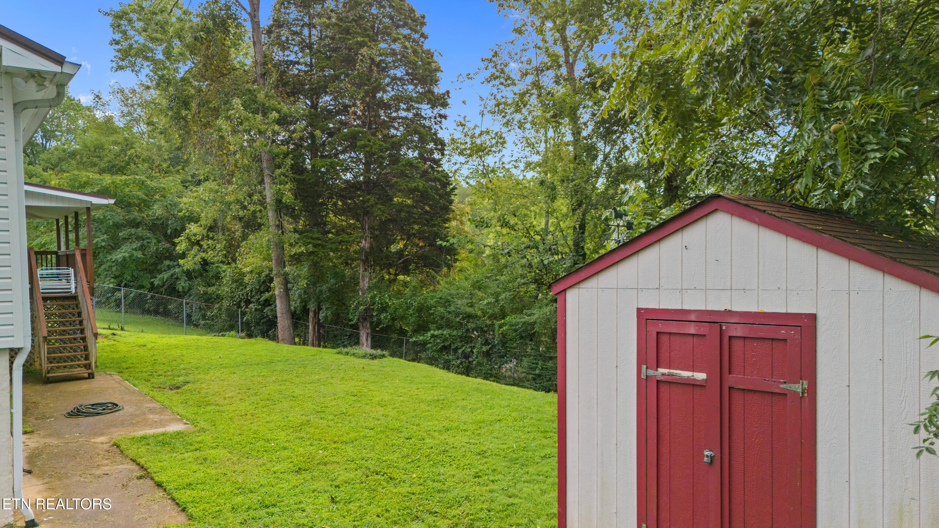 103 East Pasadena Road Oak Ridge, TN 37830 - Photo 30 of 33 Storage shed