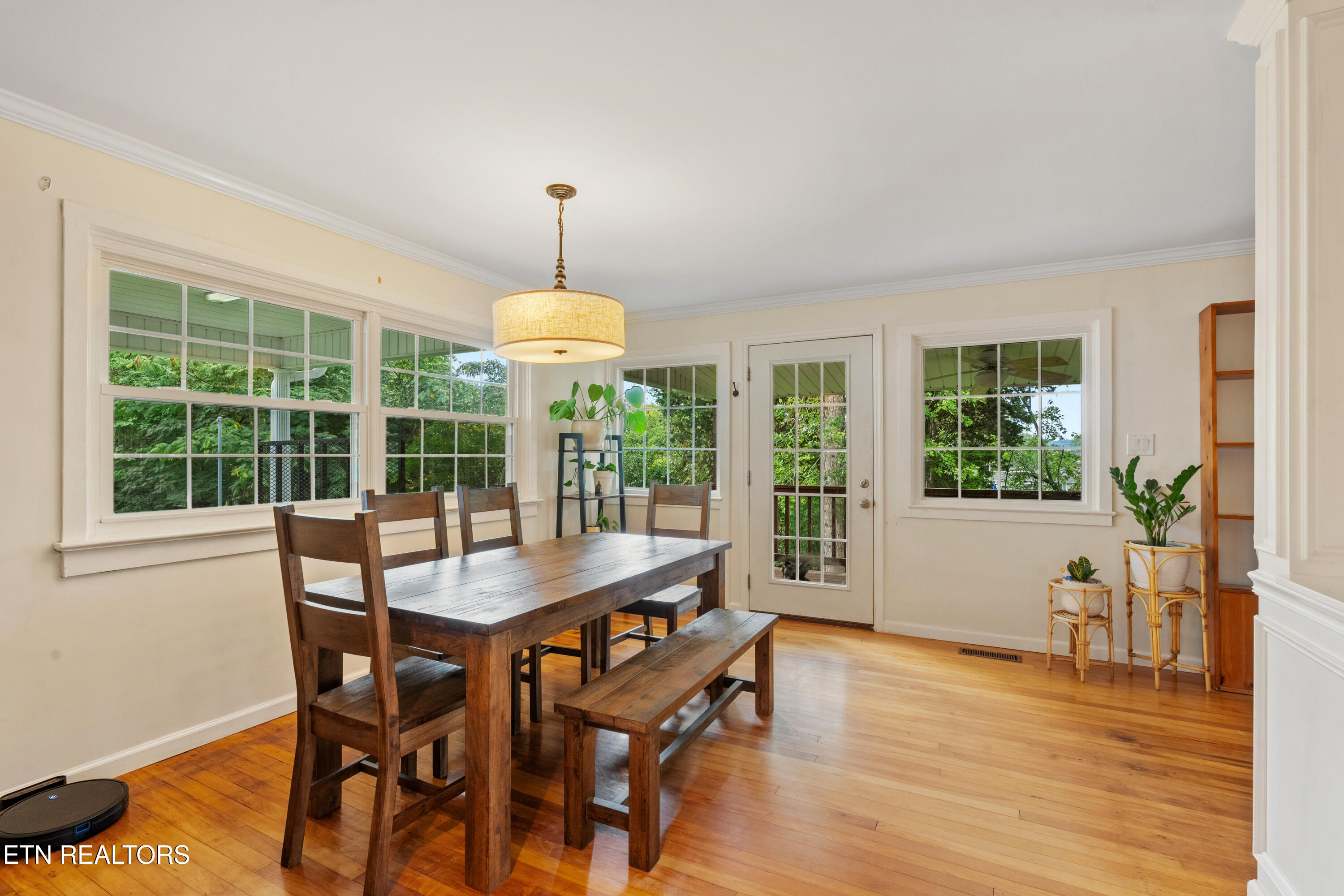 103 East Pasadena Road Oak Ridge, TN 37830 - Photo 8 of 33 Dining room