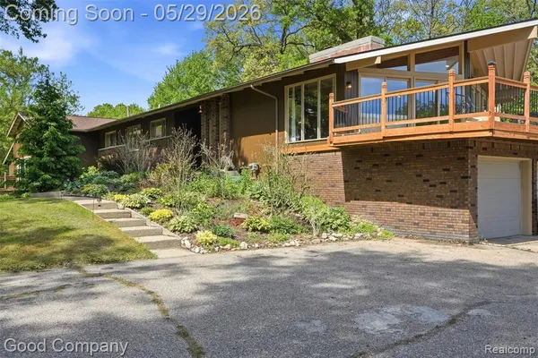 $675,000 | 5130 Seymour Lake Road, Oxford, MI 48371