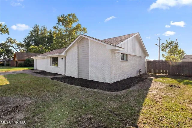 $165,000 | 2389 West Clubview Circle, Yazoo City, MS 39194